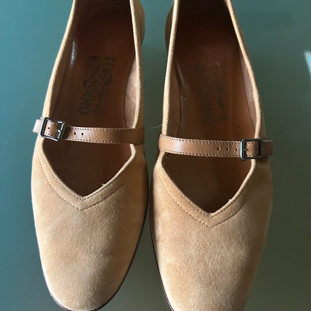 Salvatore Ferragamo Audrey - Natural Suede Flats - Size 6AAAA (Narrow)